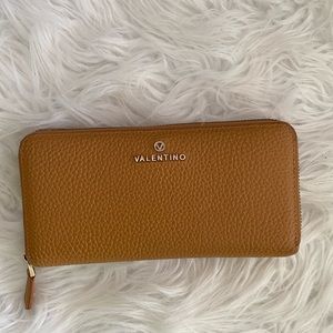 Valentino✨Continental  Wallet by Mario Valentino